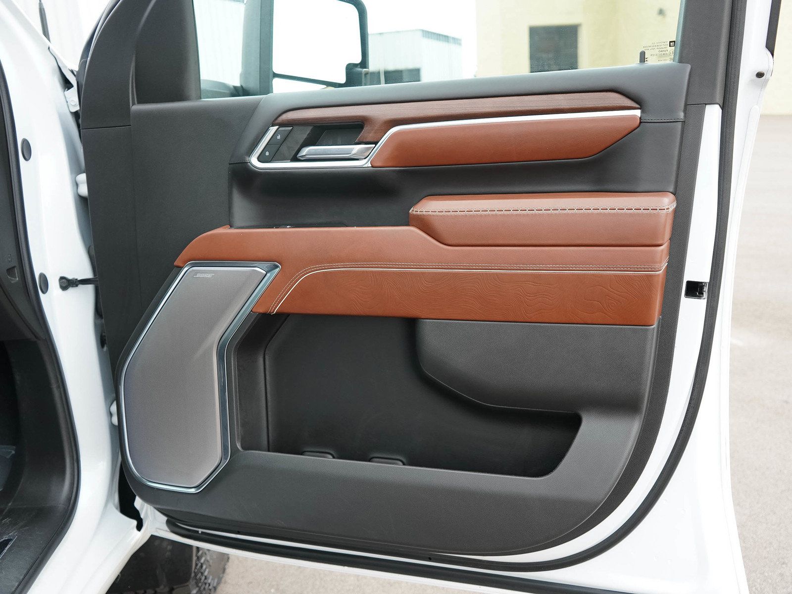 Used 2024 GMC Sierra 2500 Denali Ultimate AWD/4WD image 9