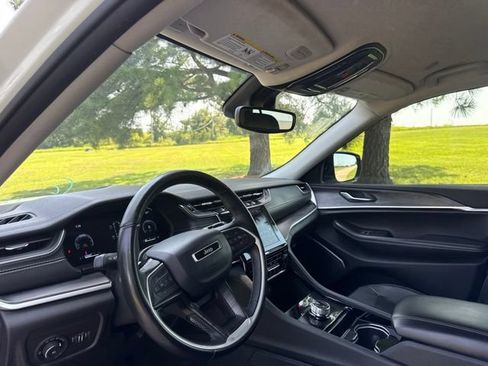 Used 2022 Jeep Grand Cherokee Limited RWD image 30
