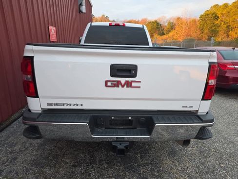 Used 2018 GMC Sierra 2500 SLE w/ SLE Preferred Package image 4
