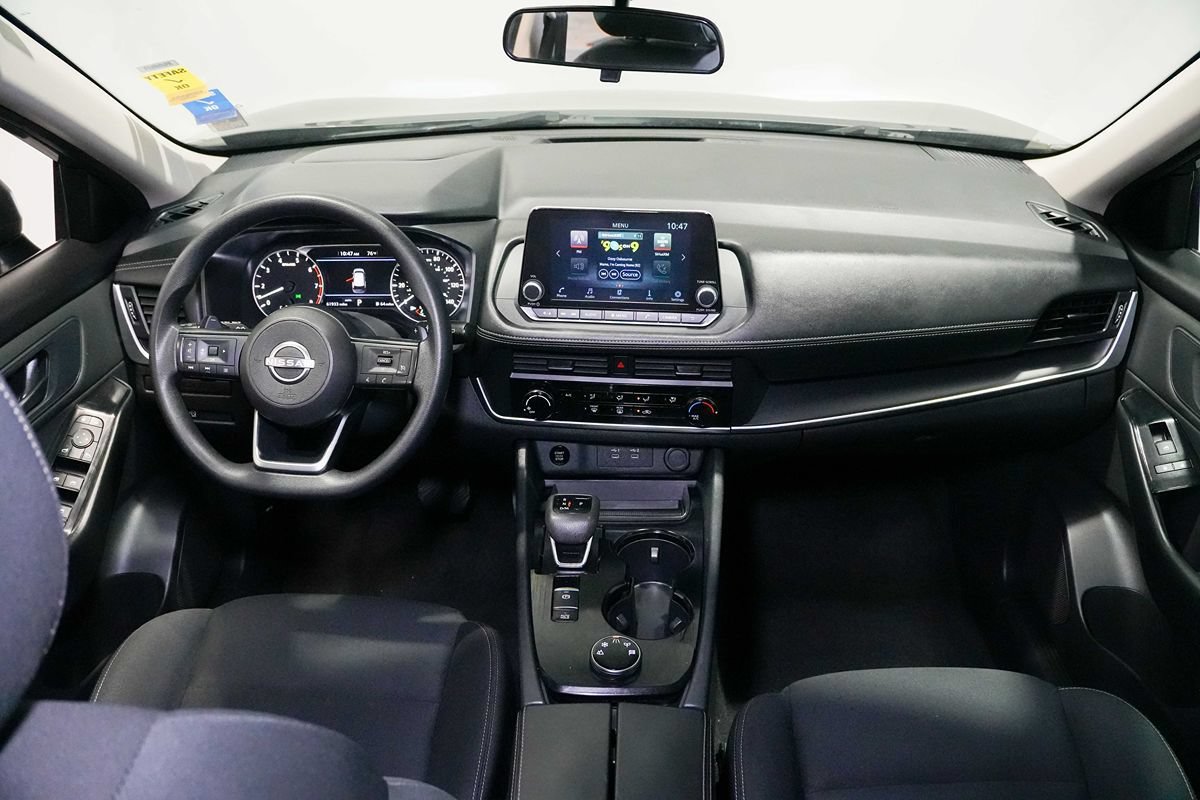 Used 2024 Nissan Rogue S AWD/4WD image 18