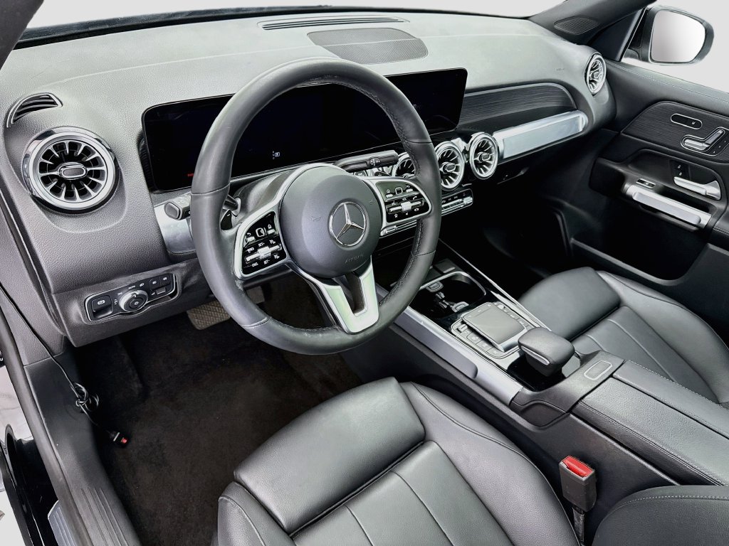 Used 2023 Mercedes-Benz GLB 250 image 9
