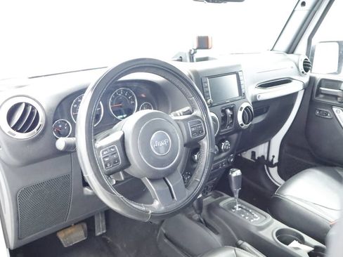 Certified 2017 Jeep Wrangler Unlimited Sahara w/ Connectivity Group AWD/4WD image 21