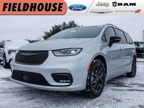 New 2026 Chrysler Pacifica Select image 1