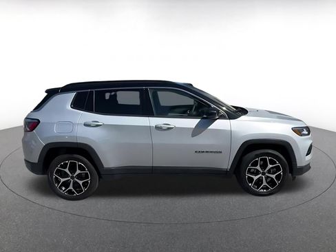 Used 2025 Jeep Compass Limited AWD/4WD image 13