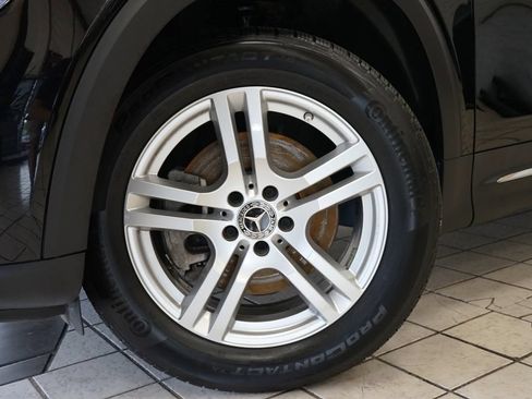 Used 2023 Mercedes-Benz GLB 250 4MATIC w/ Premium Package image 59
