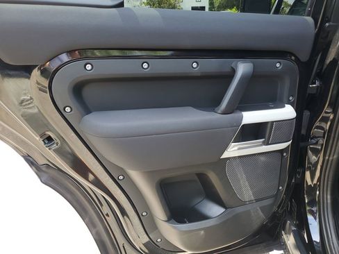 Used 2022 Land Rover Defender 110 S AWD/4WD image 12