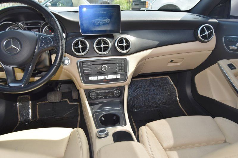 Used 2019 Mercedes-Benz CLA 250 4MATIC w/ Premium Package image 33