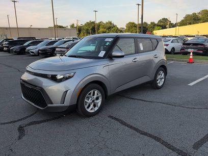 Used 2025 Kia Soul LX w/ LX Technology Package