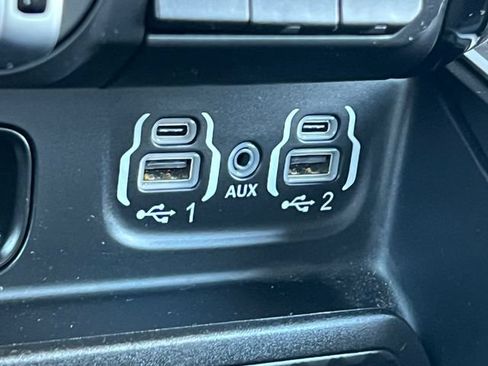 Used 2023 RAM 1500 Big Horn AWD/4WD image 32