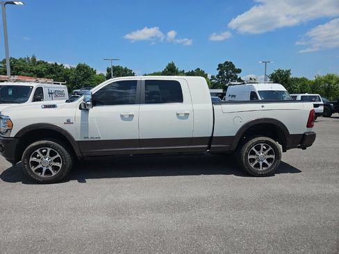 Used 2024 RAM 2500 Limited w/ Towing Technology Group AWD/4WD image 4