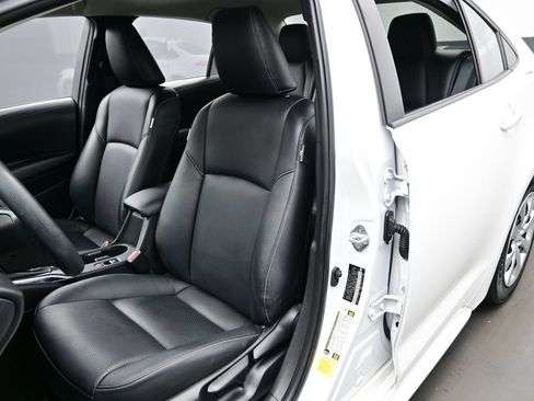 Used 2024 Toyota Corolla LE FWD image 11