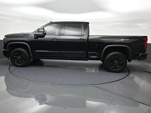 Used 2024 Chevrolet Silverado 2500 High Country w/ Midnight Edition AWD/4WD image 2