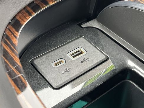 Used 2023 Cadillac Escalade Premium Luxury image 47