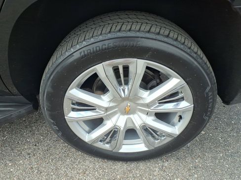 Used 2023 Chevrolet Tahoe High Country AWD/4WD image 12