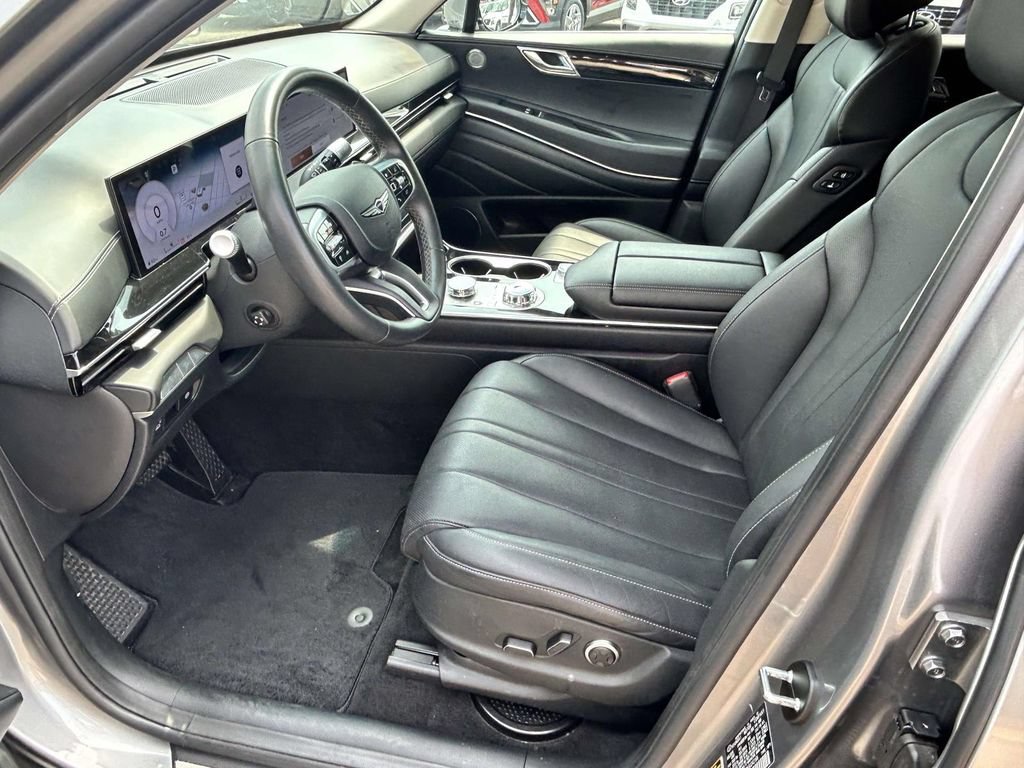 Used 2025 Genesis GV80 2.5T Standard AWD/4WD image 11