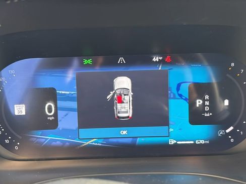 Certified 2025 Volvo XC60 B5 Plus AWD/4WD image 15