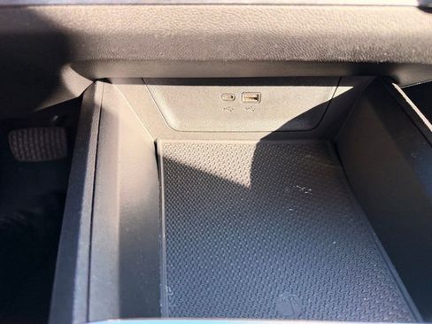 Used 2025 Chevrolet Equinox LT w/ Convenience Package II image 17