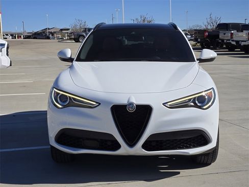 Used 2022 Alfa Romeo Stelvio Sprint image 8