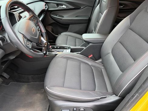 Used 2023 Chevrolet TrailBlazer RS w/ Convenience Package image 11