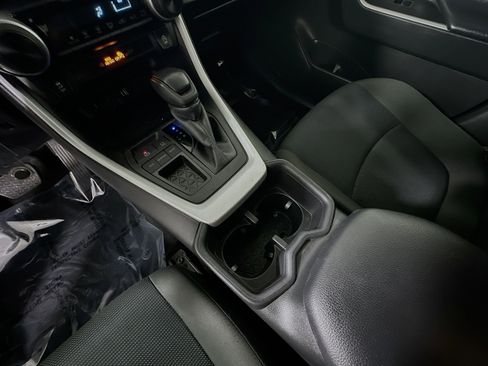 Used 2024 Toyota RAV4 LE FWD image 21