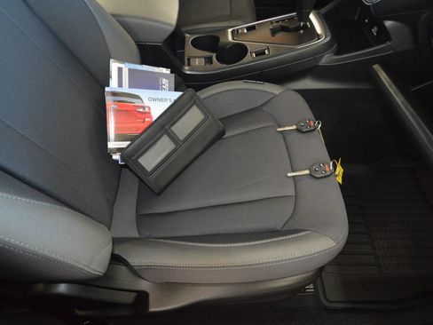 Used 2024 Subaru Impreza 2.0i image 5