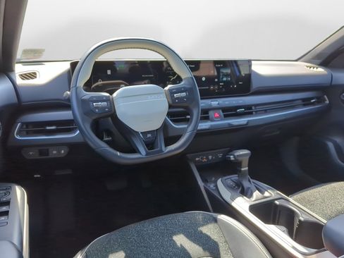 Used 2025 Kia K4 GT-Line image 14