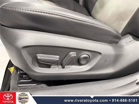 Certified 2020 Toyota Camry XLE image 14