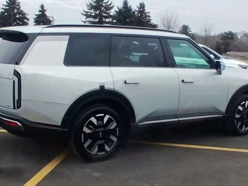 New 2027 Kia Telluride S image 3