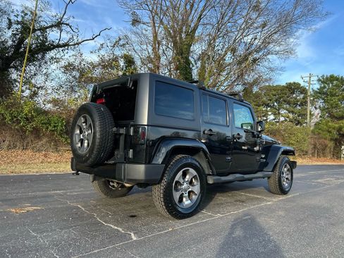 Used 2018 Jeep Wrangler Unlimited Sahara image 9
