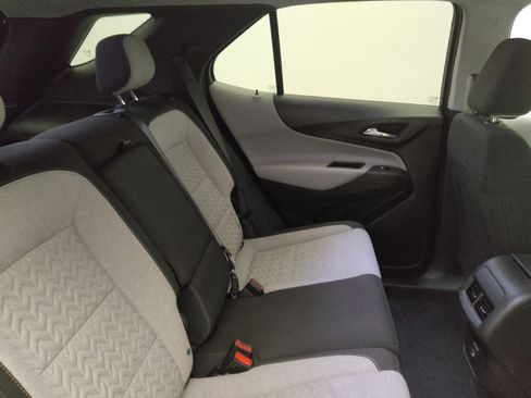 Used 2023 Chevrolet Equinox LT w/ Driver Convenience Package image 19