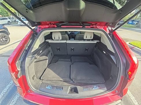 Used 2020 Cadillac XT4 Luxury FWD image 32
