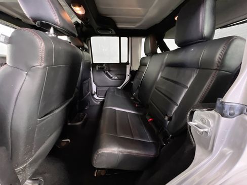Used 2012 Jeep Wrangler Altitude image 20