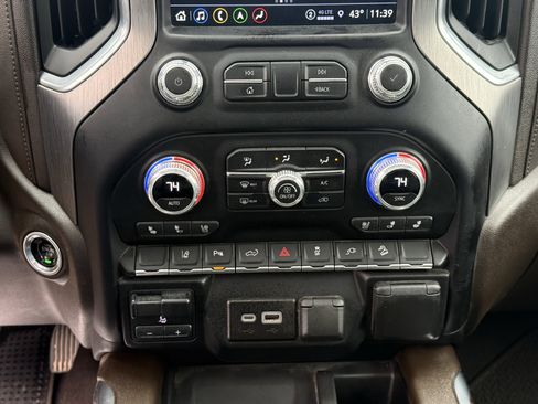 Certified 2023 GMC Sierra 2500 Denali w/ Denali Ultimate Package AWD/4WD image 23