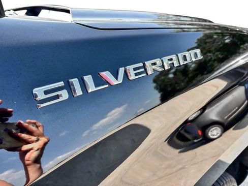 Used 2023 Chevrolet Silverado 1500 RST w/ Convenience Package II AWD/4WD image 9