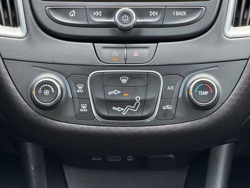 Used 2025 Chevrolet Malibu RS FWD image 27