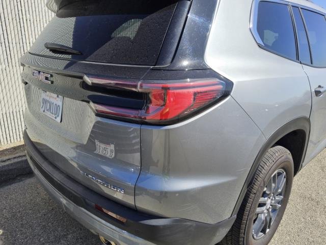 Used 2026 GMC Acadia Elevation FWD image 2