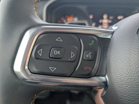 Used 2024 Jeep Wrangler Unlimited Sahara w/ Technology Group AWD/4WD image 15