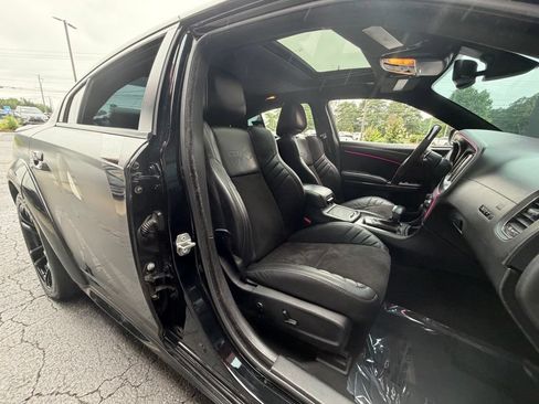 Used 2022 Dodge Charger SRT Hellcat w/ Harman/Kardon Audio Group RWD image 32