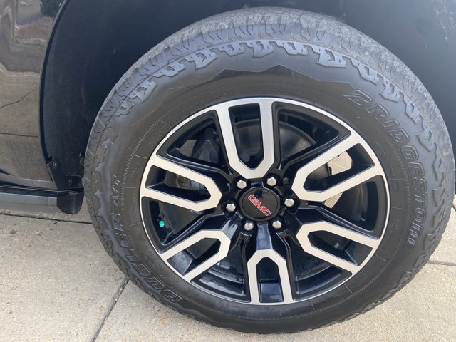 Used 2023 GMC Yukon AT4 AWD/4WD image 28