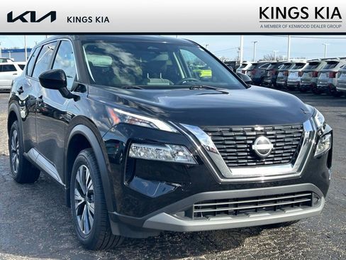 Used 2023 Nissan Rogue SV image 1