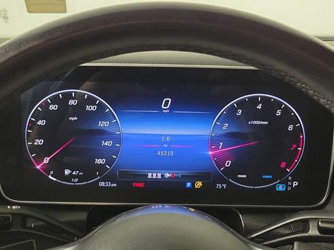 Used 2024 Mercedes-Benz GLC 300 image 27