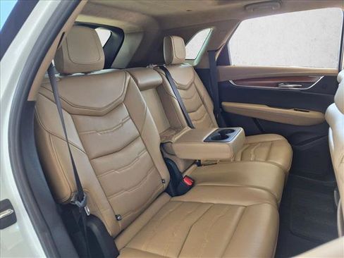 Used 2018 Cadillac XT5 Platinum w/ Driver Assist Package AWD/4WD image 17