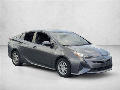 Used 2017 Toyota Prius Two w/ Prius Two Safety Plus Package FWD image 3