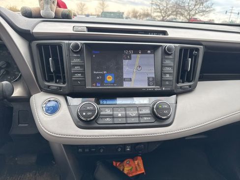 Used 2018 Toyota RAV4 XLE w/ Convenience Package image 7