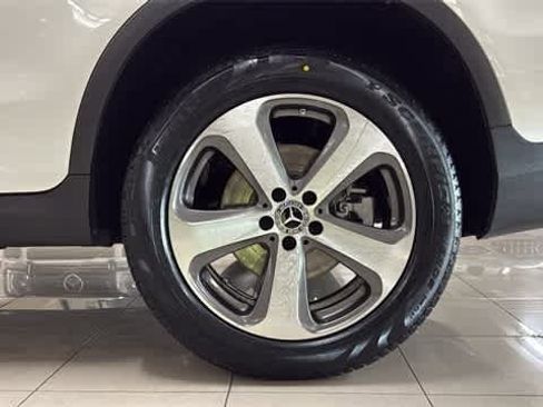 Used 2022 Mercedes-Benz GLC 300 GLC 300 image 12