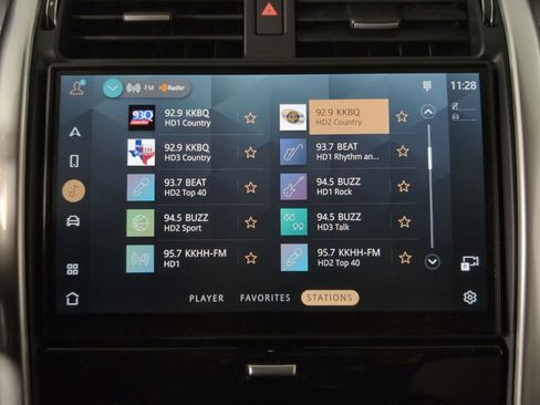 Certified 2025 Land Rover Discovery Dynamic SE image 22