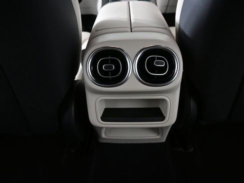 Used 2026 Mercedes-Benz GLC 300 image 17