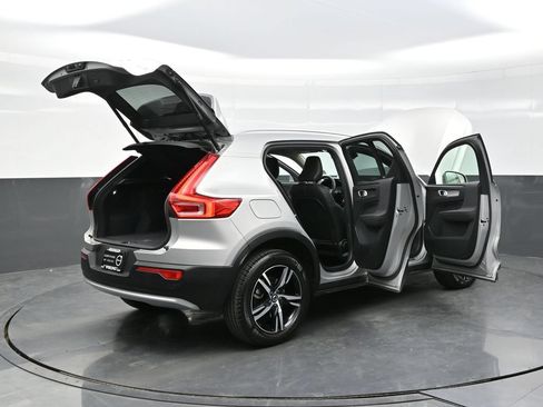 Used 2025 Volvo XC40 B5 Core AWD/4WD image 44