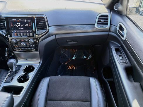 Used 2021 Jeep Grand Cherokee Laredo X AWD/4WD image 18