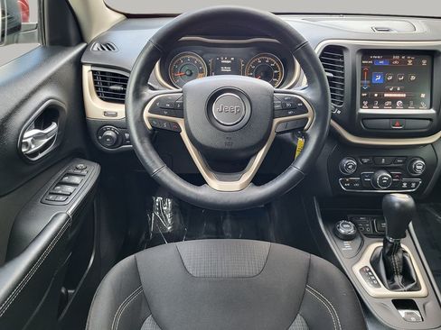 Used 2015 Jeep Cherokee Latitude w/ Cold Weather Group AWD/4WD image 20